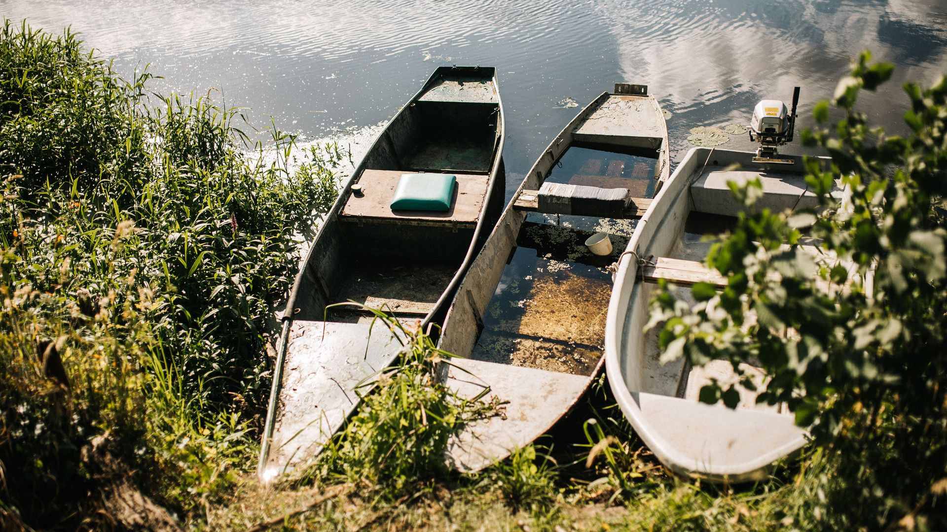 Alte Kähne am Ufer der Havel